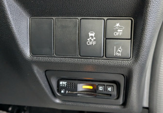 Подержанный автомобиль Honda Stepwgn 2018 года (20 фото)