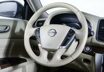 Подержанный автомобиль Nissan Teana 2012 года (12 фото)