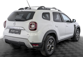 Подержанный автомобиль Renault Duster 2021 года (5 фото)