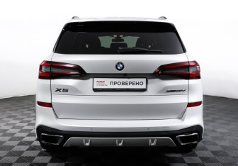 Подержанный автомобиль BMW X5 2020 года (6 фото)