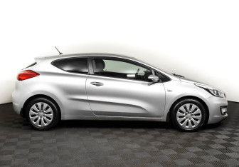 Подержанный автомобиль Kia Ceed Hatchback 2014 года (4 фото)