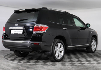 Подержанный автомобиль Toyota Highlander 2010 года (5 фото)