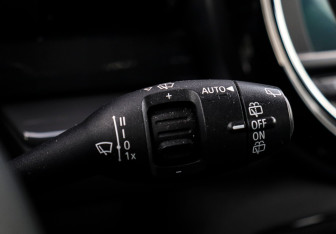 Подержанный автомобиль MINI Clubman Wagon 2018 года (13 фото)