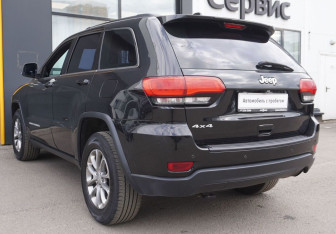 Подержанный автомобиль Jeep Grand Cherokee 2016 года (7 фото)