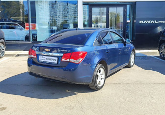 Подержанный автомобиль Chevrolet Cruze Sedan 2011 года (5 фото)