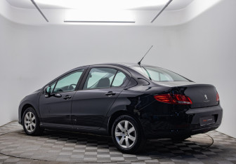 Подержанный автомобиль Peugeot 408 2013 года (7 фото)