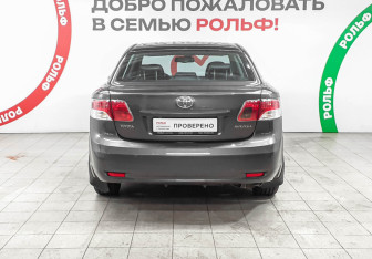 Подержанный автомобиль Toyota Avensis Sedan 2011 года (5 фото)
