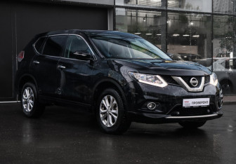 Подержанный автомобиль Nissan X-Trail 2017 года (3 фото)