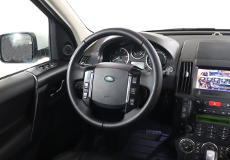 Подержанный автомобиль Land Rover Freelander 2012 года (19 фото)
