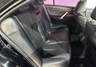 Подержанный автомобиль Toyota Camry Sedan 2009 года (10 фото)