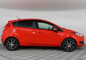 Подержанный автомобиль Ford Fiesta Hatchback 2019 года (4 фото)
