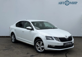 Подержанный автомобиль Skoda Octavia Liftback 2018 года (3 фото)
