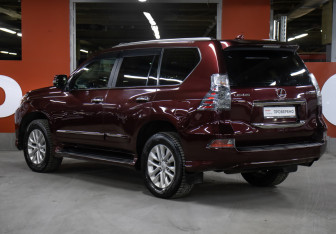 Подержанный автомобиль Lexus GX 2016 года (7 фото)