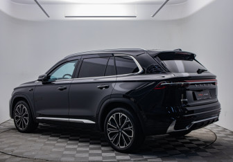Подержанный автомобиль Geely Monjaro 2026 года (3 фото)