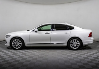 Подержанный автомобиль Volvo S90 2017 года (8 фото)