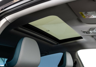 Подержанный автомобиль Geely Emgrand 2023 года (17 фото)