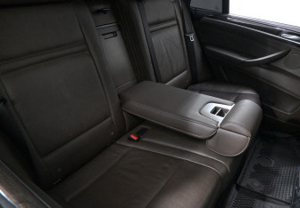 Подержанный автомобиль BMW X5 2009 года (19 фото)