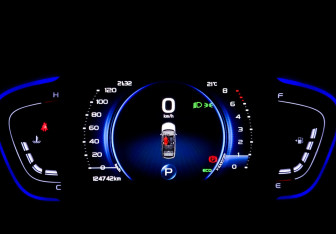 Подержанный автомобиль Geely Coolray 2022 года (12 фото)