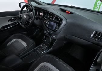 Подержанный автомобиль Kia Ceed Hatchback 2018 года (9 фото)