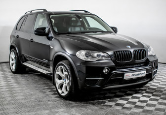 Подержанный автомобиль BMW X5 2010 года (3 фото)
