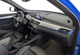 Подержанный автомобиль BMW X1 2021 года (11 фото)