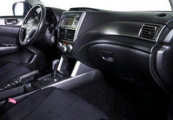 Подержанный автомобиль Subaru Forester Suv 2011 года (10 фото)