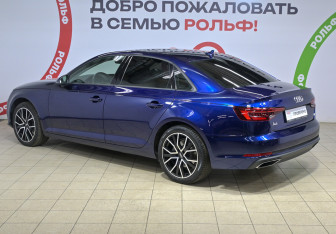 Подержанный автомобиль Audi A4 Sedan 2019 года (6 фото)