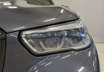 Подержанный автомобиль BMW X5 2020 года (10 фото)