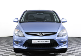 Подержанный автомобиль Hyundai i30 Hatchback 2011 года (2 фото)