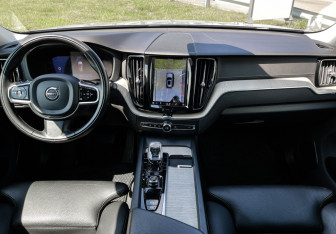 Подержанный автомобиль Volvo XC60 2021 года (12 фото)