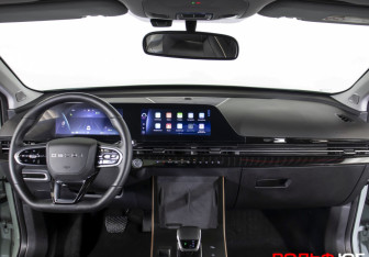 Подержанный автомобиль Omoda C5 2024 года (12 фото)