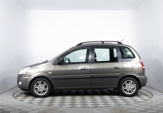 Подержанный автомобиль Hyundai Matrix 2008 года (8 фото)