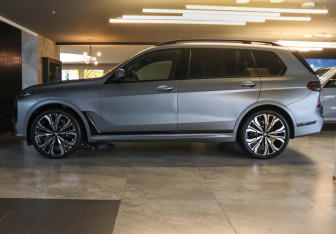 Новый BMW X7 2025 (6 фото)