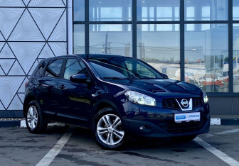 Подержанный автомобиль Nissan Qashqai 2012 года (3 фото)