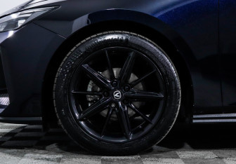 Подержанный автомобиль Changan UNI-V 2023 года (15 фото)