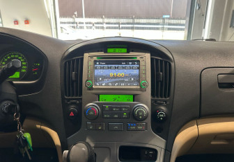 Подержанный автомобиль Hyundai Grand Starex 2008 года (14 фото)