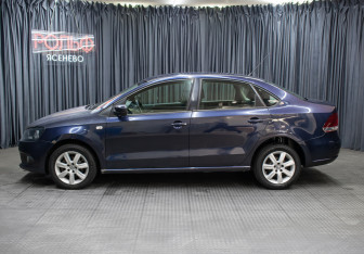 Подержанный автомобиль Volkswagen Polo Sedan 2013 года (8 фото)