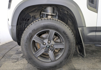 Подержанный автомобиль Land Rover Defender Suv 2020 года (18 фото)