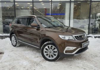 Подержанный автомобиль Geely Atlas 2020 года (3 фото)