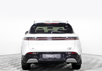 Подержанный автомобиль Voyah Free 2023 года (6 фото)