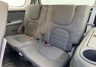 Подержанный автомобиль Nissan Pathfinder 2012 года (12 фото)