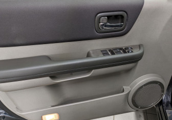 Подержанный автомобиль Nissan X-Trail 2006 года (11 фото)