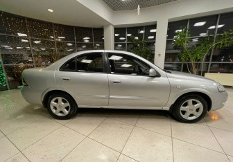 Подержанный автомобиль Nissan Almera Classic 2010 года (4 фото)