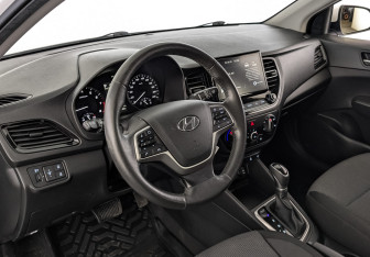 Подержанный автомобиль Hyundai Solaris Sedan 2021 года (15 фото)