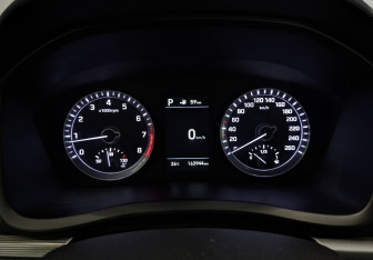 Подержанный автомобиль Hyundai Sonata 2019 года (13 фото)