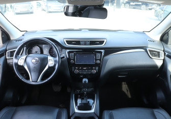 Подержанный автомобиль Nissan Qashqai 2017 года (11 фото)