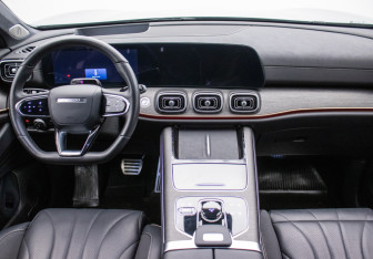 Подержанный автомобиль Jaecoo J8 2024 года (13 фото)