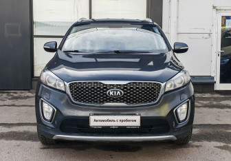Подержанный автомобиль Kia Sorento 2017 года (2 фото)