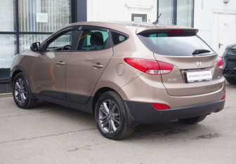 Подержанный автомобиль Hyundai ix35 2014 года (7 фото)