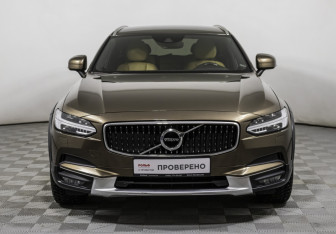 Подержанный автомобиль Volvo V90 Cross Country 2017 года (2 фото)